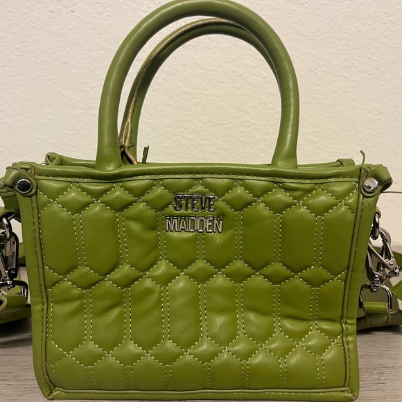 Steve Madden Olive Quilted Crossbody Bag - Picture 1 of 7